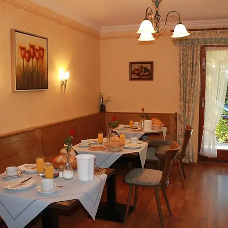 Guest house Gaestehaus Aicher 3*